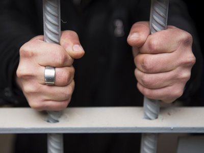 Жителю Аризоны, угрожавшему ФБР и политикам, грозит до 10 лет тюремного заключения