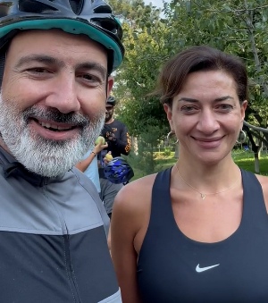 Երեւանից դուրս ճանապարհները լավ վիճակում են. Երեւանում դեռ պետք է աշխատել. Փաշինյանը կրկին հեծանիվ է քշում