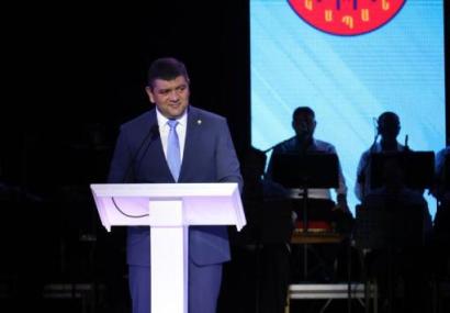 Քաջարանն իրենցն է, Կապանը՝ ոչ․ «Հրապարակ»