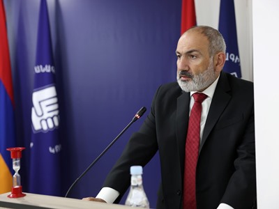 Пашинян провел заседание правящей в Армении партии