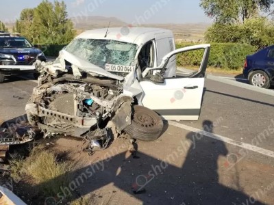 Կոտայքի մարզում բախվել են «Shacman» բեռնատարն ու «Ford»-ը. shamshyan.com