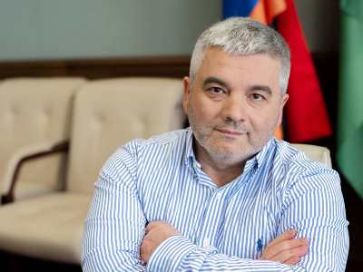 Ով է Փաշինյանի նոր գլխավոր խորհրդականը