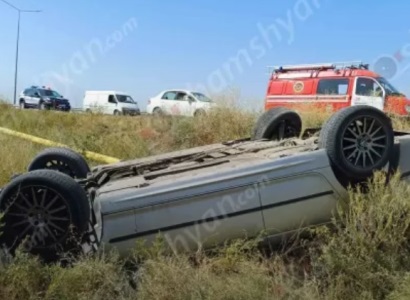 «BMW»-ն Մասիսում բախվել է գազախողովակներին և գլխիվայր հայտնվել դաշտում. Կա վիրավոր