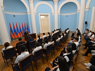 Президент Армении принял участников третьей программы парламента «Летняя школа»