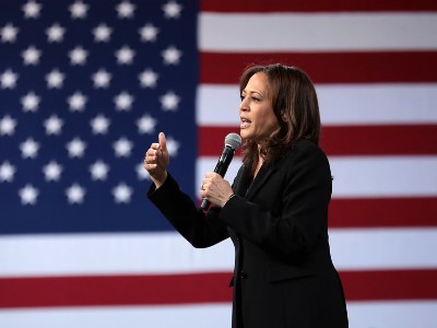 Харрис считает, что Трамп не справился с руководством США в период пандемии