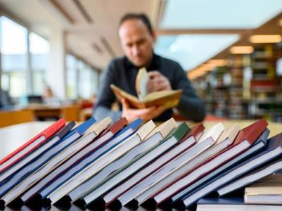 Преподавателям российских вузов запретили использовать учебники из США и Британии