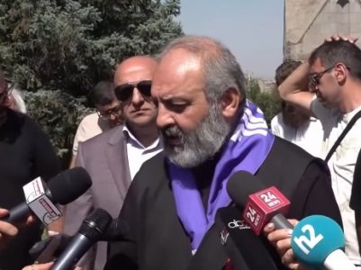 «Այո, կա ծրագիր». Բագրատ Սրբազանը՝ սեպտեմբերին իշխանափոխության հնարավորության մասին