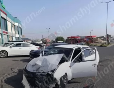 Նորագավիթում հայտնի «Կանաչ» սուպերմարկետի մոտ բախվել են «Daewoo»-ն ու «Dodge»-ը.14-ամյա աղջնակը հոսպիտալացվել է
