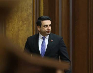 «Հրապարակ». Բյուջեի հաշվին ֆռֆռում են, մյուսներին՝ պատժում