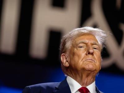 Трамп заявил, что США «отравлены» мигрантами