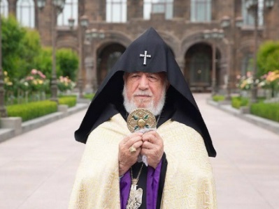 Catholicos invites Armenia authorities to Holy Etchmiadzin Cathedral re-consecration