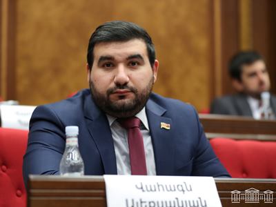 Դուք կապ չունեք ՀՀ ինքնիշխանության հետ. մաքսիմումը, որ կարող եք անել, տեղավորելը կամ տեղավորվելն է. Ալեքսանյանը՝ ՀՅԴ-ին