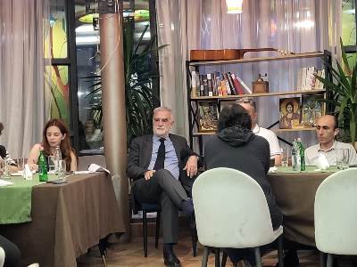 Օկամպոն հանդիպել է արցախյան քաղհասարակության ներկայացուցիչներին,  ներկայացրել իր մոտեցումները