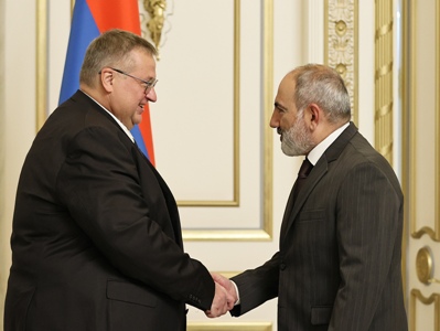 Nikol Pashinyan, Alexei Overchuk discuss Armenia-Russia relations