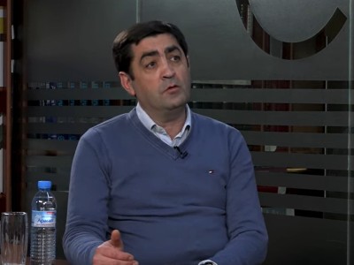 Учредителя «Алик Медиа» держат в Тбилисском аэропорту