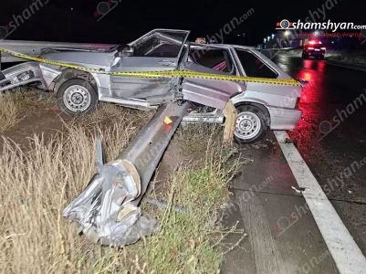 Աշտարակի կամրջի վրա «Lada»-ն մխրճվել է երկաթե արգելապատնեշների մեջ. կա վիրավոր