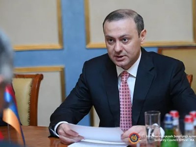 Григорян и Буф обсудили отношения между Арменией и Нидерландами