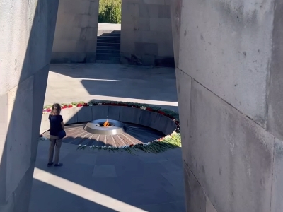 Turkey basketball club player visits Armenian Genocide Memorial in Yerevan, writes post condemning the tragedy (PHOTOS)
