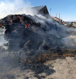 В селе Варденик вспыхнул пожар