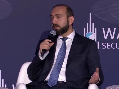 Мирзоян: Азербайджан не хочет подписывать мирный договор и с каждым разом выдвигает новые предусловия