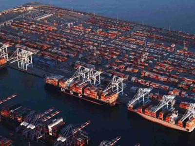 US dockworkers to suspend strike
