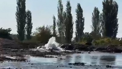 «Վեոլիա ջուր» ընկերության աշխատակիցներին դեռևս չի հաջողվել դադարեցնել վնասված ջրատարից ցայտող ջրի հոսքը