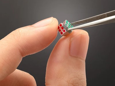 World’s smallest Rubik's cube made in Japan
