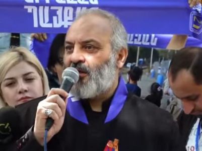 Դատախազության ինչ-որ ներկայացուցիչ պատրաստ է ընդունել շարժման ներկայացուցիչներին ընդունարանում. Սա շփման ձև չէ. Սրբազան