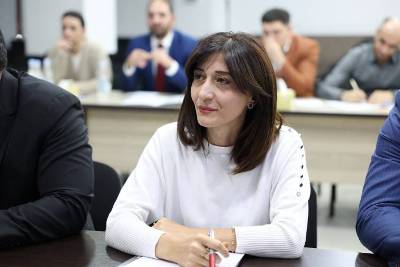 «Հրապարակ». ՔՊ նիստը թեժ է անցել. Արփի Դավոյանին 2 կողմ, վեցը դեմ են քվեարկել