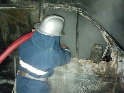В Ереване сгорел автомобиль