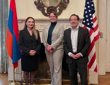 Lilit Makunts provides Jonathan Katz overview of security situation in Armenia, South Caucasus
