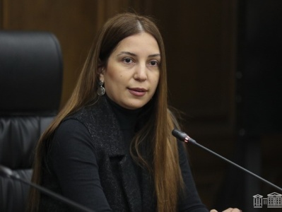 Երբ հարցը տարածք զիջելու մասին՝ անգիր գիտեք՝ որ քարտեզով, հերթը հասնում է Ջերմուկին, չգիտեք. Աննա Գրիգորյան