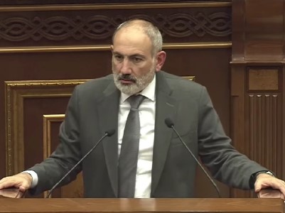 Пашинян - Хамоян: А почему Овик Агазарян не должен сидеть здесь?