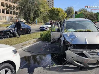 Երևանում բախվել են «Mazda 6»-ն ու «Mitsubishi»-ն. վերջինս կոտրել է ցուցանակը, 2 ծառ և հայտնվել հանդիպակաց գոտում
