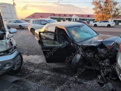 Շղթայական ավտովթար՝ Երևանում. «Mercedes»-ը բախվել է բենզատար բեռնատարին, ապա 5 «Nissan»-ներին. shamshyan.com