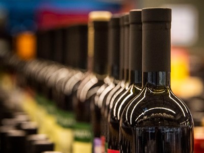 Французские производители алкогольной продукции обеспокоены торговым конфликтом между ЕС и Китаем