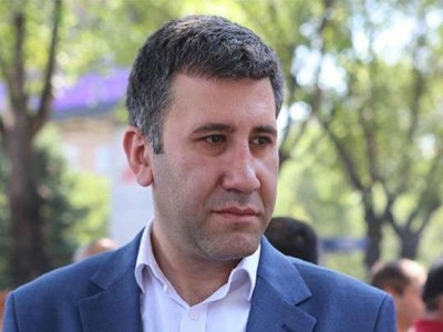 Զենք պահելու մասին ֆեյք «օպերատիվ տվյալների» հիման վրա լուսաբացին ձերբակալվել է ևս 4 քաղաքացի․ Մելիքյան