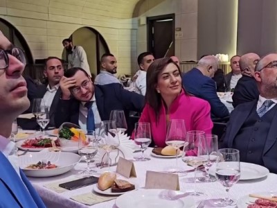 Супруга Пашиняна опубликовала видео ужина с «53 успешными мужчинами»