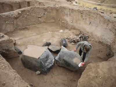 В Ване нашли урартскую базальтовую статую весом около тонны