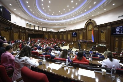 «Փաստ». Պատգամավորները չեն միջամտել Ալեն Սիմոնյանի եւ լրագրողի միջև միջադեպին