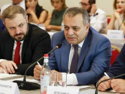 Глава Инспекционного органа по безопасности продуктов питания Армении подал в отставку