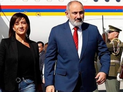 Նիկոլ Փաշինյանը տիկնոջ՝ Աննա Հակոբյանի հետ աշխատանքային այցով մեկնել է Հունգարիա՝ Բուդապեշտ