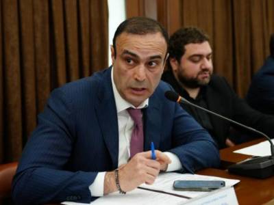 Hraparak.am: Руководитель административного района Ачапняк Еревана попрощался с коллективом