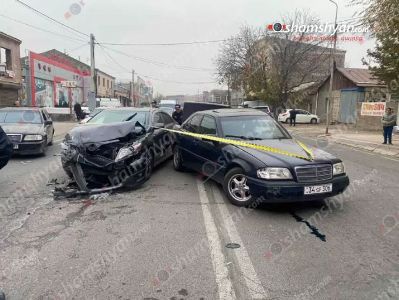 Արտաշատում բախվել են «Mercedes»-ը և «Toyota»-ն. կա վիրավոր