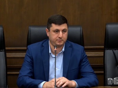 За все придется ответить: Оппозиционный депутат о масштабных увольнениях в Армении