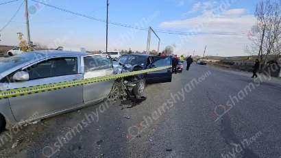 Արարատի մարզում բախվել են Opel-ն ու Toyota-ն. կան վիրավորներ. Opel-ի վարորդը վարորդական իրավունքի վկայական չի ունեցել