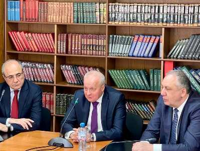 Посол России в Армении посетил Российско-Армянский университет