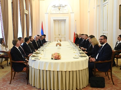 Ի պատիվ Լեհաստանի նախագաhի՝ Վահագն Խաչատուրյանի անունից պաշտոնական ճաշ է տրվել
