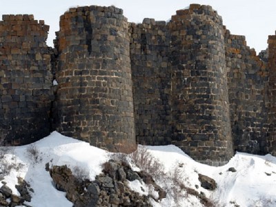 Из-за снегопада крепость «Амберд» закрыта для посетителей
