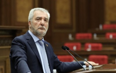 «Ժողովուրդ». 44-օրյա պատերազմի հարցով քննիչ հանձնաժողովի զեկույցը չի հրապարակվում. Անդրանիկ Քոչարյանը պաշտոնն է պահում